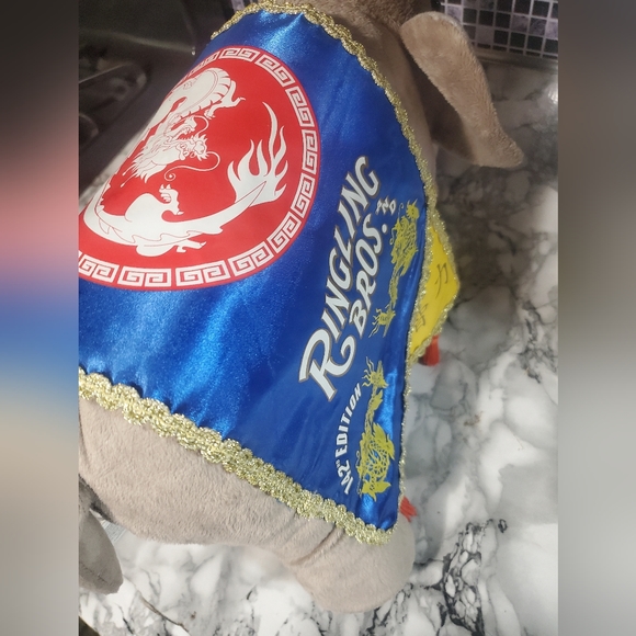 Nwt Ringling Bros And Barnum & Bailey Circus Stuffed Elephant - Picture 8 of 9